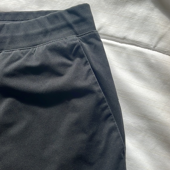 uniqlo black joggers - Picture 3 of 5